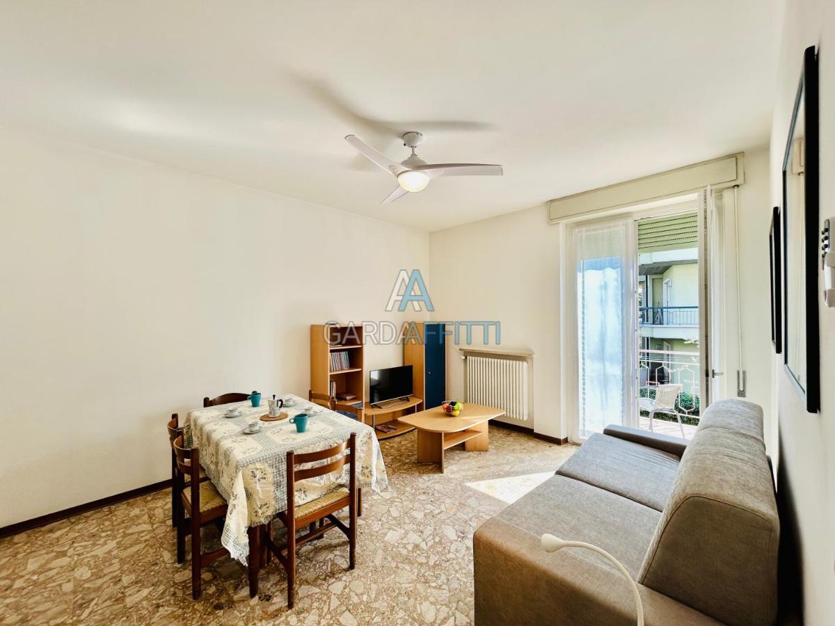 Ares Apartment - Vicino Al Lago Di Garda E Alla Stazione Treno Desenzano del Garda Exterior foto