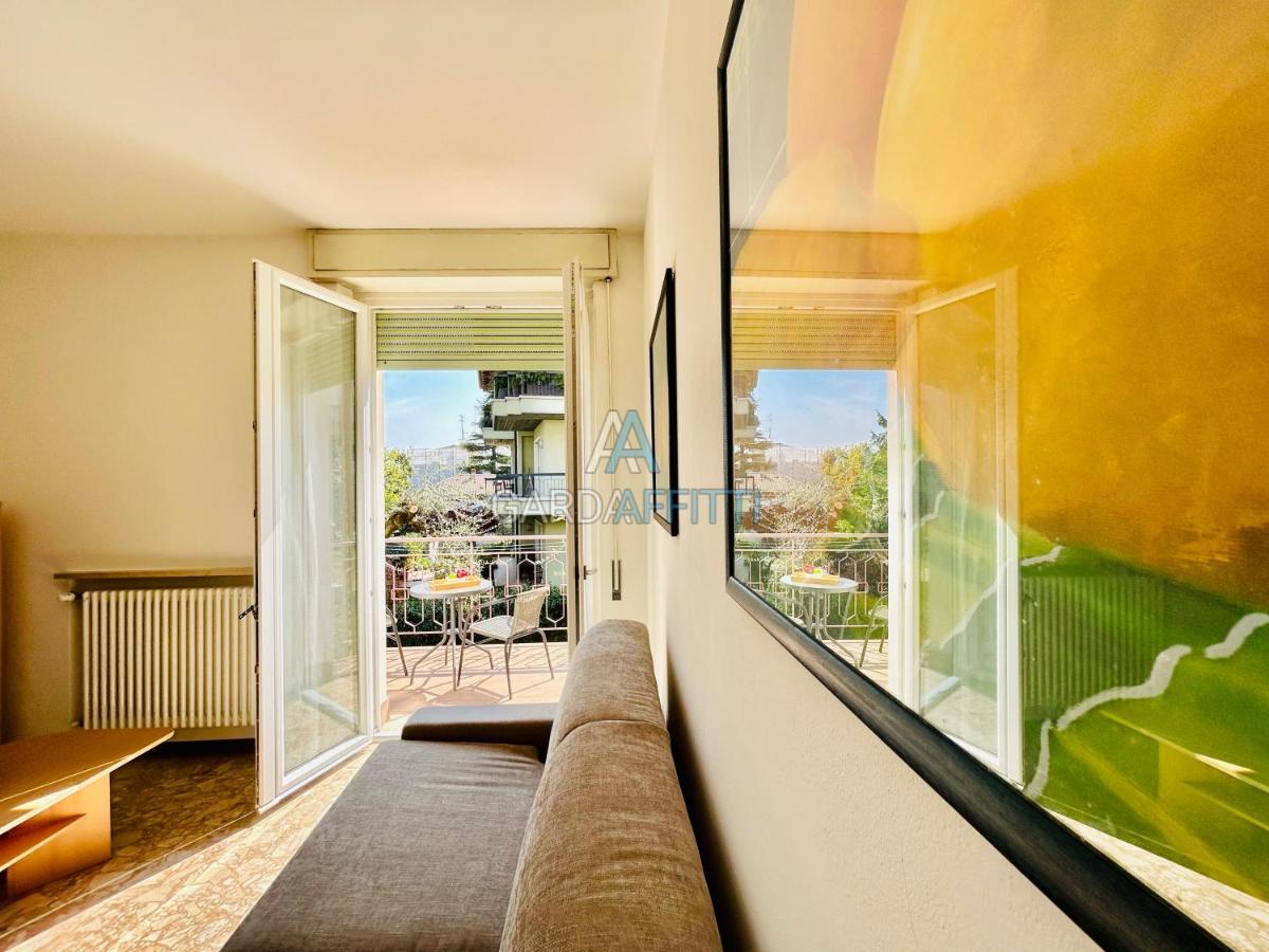 Ares Apartment - Vicino Al Lago Di Garda E Alla Stazione Treno Desenzano del Garda Exterior foto